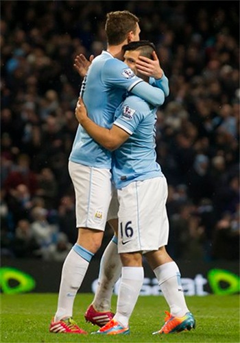 Chân sút người Argentina giúp Man City nâng tỉ số lên 4-0
