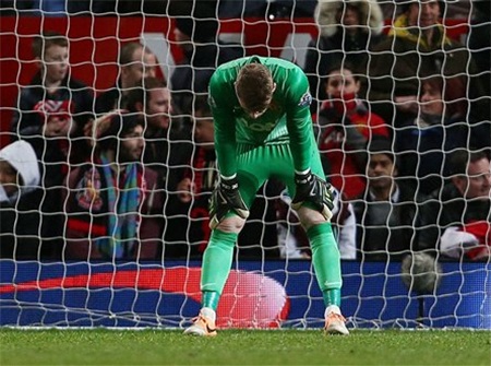 MU trước viễn cảnh trắng tay: Lỗi của ai? - 2 Sai lầm ngớ ngẩn của De Gea báo hại MU