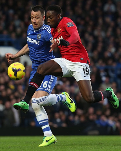 Welbeck lĩnh ấn tiên phong của MU ở trận này nhưng hàng thủ Chelsea khóa anh rất chặt