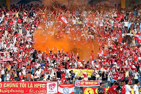 Rất đông cổ động viên Hải Phòng luôn đi theo đội bóng thành phố cảng