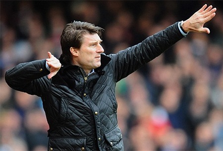 Michael Laudrup bị Swansea cho ra đường - 1 Laudrup trở thành huấn luyện viên thứ 7 bị mất việc ở mùa giải năm nay