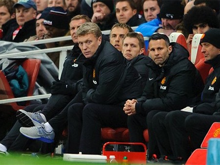 Các cầu thủ MU có hạnh phúc với David Moyes? - 1 Moyes đang khá cô đơn ở MU