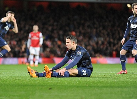 MU cầm hòa Arsenal tại Emirates - 1 Van Persie chưa thể có bàn thắng thứ 4 vào lưới đội bóng cũ