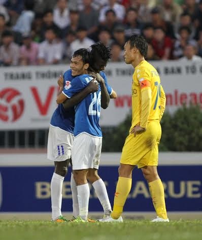 HA Gia Lai mở tỉ số chỉ 2 phút sau khi tiếng còi khai cuộc bắt đầu