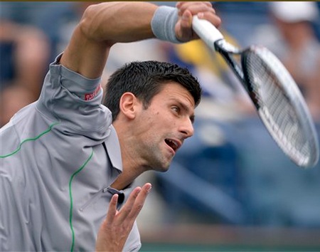 Djokovic “lê bước” vào vòng 4 - 1 Djokovic đã có chiến thắng vất vả ở vòng 3