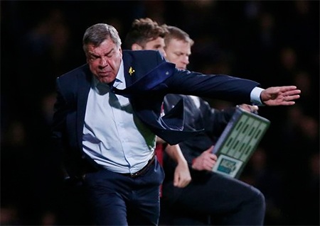 Allardyce bực mình với màn trình diễn tồi của các học trò