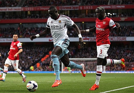 Arsenal ngược dòng thắng West Ham trên sân nhà - 2 West Ham đã có hiệp thi đấu thứ nhất rất hưng phấn