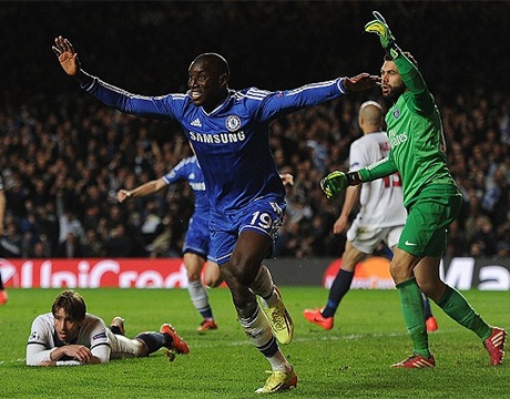 “Kép phụ” giúp Chelsea hạ PSG giành vé vào bán kết - 1 Bàn thắng muộn của Demba Ba đã giúp Chelsea tiến bước
