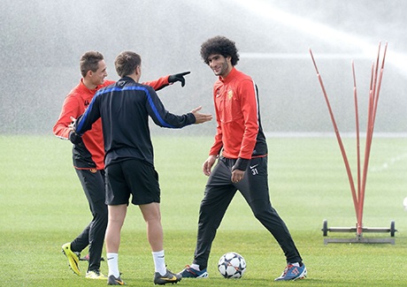 MU bình yên trước “cơn bão lớn” - 12 Januzaj trêu đùa Fellani