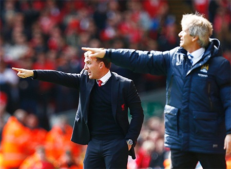 Cả hai chiến lược gia chỉ đạo học trò quyết liệt bên ngoài đường biên