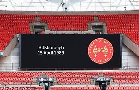 Rất nhiều hòa được đặt mỗi dịp tháng 4 về để tưởng nhớ những người đã nằm xuống