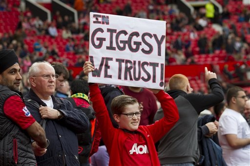MU thắng tưng bừng trong trận ra mắt của Giggs - 2 Niềm tin của các cổ động viên dành cho Giggs