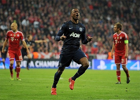 Bàn thắng thứ 2 của Evra cho MU ở Champions League