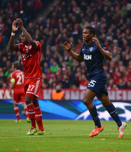 Valencia hoạt động rất năng nổ bên hành lang cánh phải, anh là mũi lên bóng phản công chính của MU