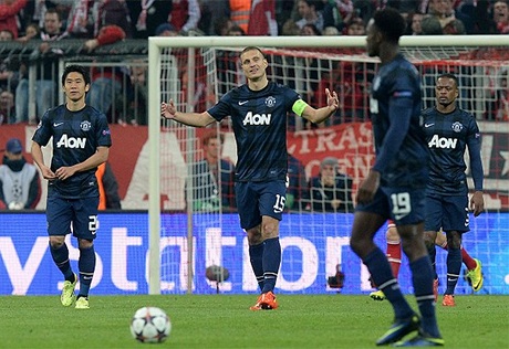 Robben ấn định chiến thắng 3-1 ở phút 76 sau cú sút chạm chân Vidic