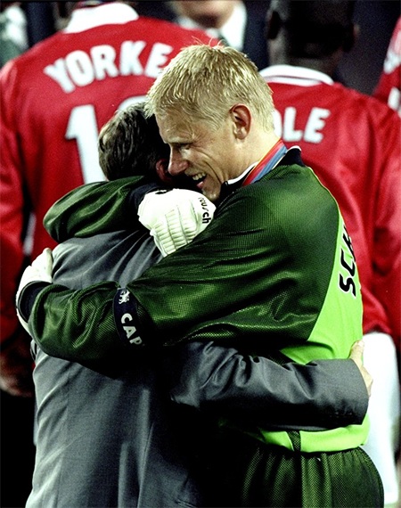 Thủ thành của MU chia vui với đồng đội