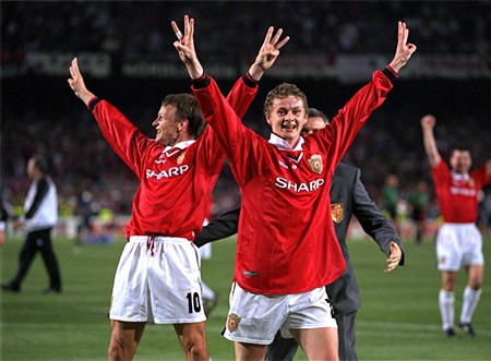 Sheringham, Solskajaer trở thành người hùng của MU