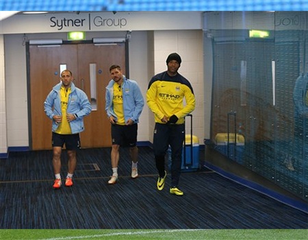 Zabaleta, Garcia và Lescott chuẩn bị bước ra sân tập