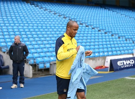 Đội trưởng Kompany sẵn sàng cho buổi tập cuối