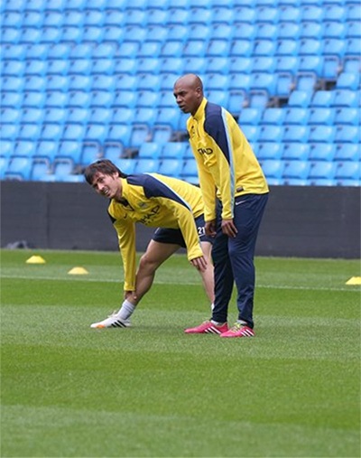 Silva khởi động cùng Fernandinho