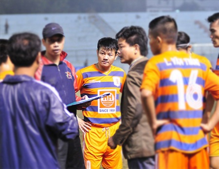 Văn Quyến nhập viện vì ngộ độc thức ăn - 1 Văn Quyến đã trở lại Ninh Bình dù vẫn chưa khỏe hẳn