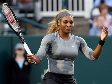 Serena William khởi đầu thuận lợi, Djokovic bỏ cuộc - 1 Chiến thắng dễ dàng của ĐKVĐ Serena