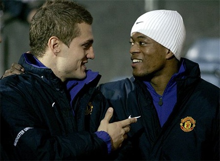 Hậu vệ người Serbia ra mắt CLB thành Manchester