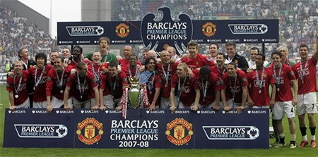 Năm 2008 thành công rực rỡ của Vidic với MU khi họ có cúp đúp. Cúp Premmier League...