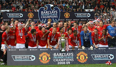 ... và chiếc cúp Premier League thứ 3