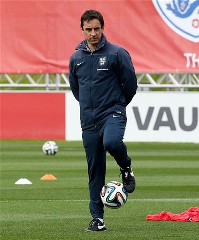 Trợ lý huấn luyện viên Gary Neville