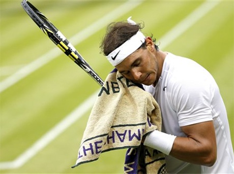 Nadal tiếp tục “chơi bài” ngược dòng - 2 Nadal cũng đã có những phút giây khó khăn