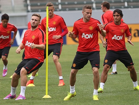 Van Gaal không nghỉ ngơi ở Hè năm nay và ông cũng nhanh chóng muốn tìm hiểu rõ các các cầu thủ MU