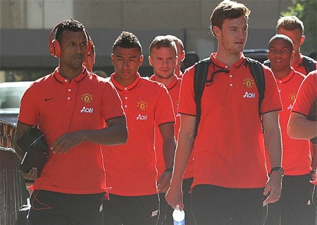 Van Gaal không cho phép MU được nghỉ xả hơi - 6 Giggs tất bật ra xe