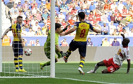 Arsenal gục ngã trước đội bóng của Thiery Henry - 1 Arsenal đã gục ngã trên đất Mỹ bởi những người cũ của Premier League