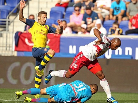 Arsenal gục ngã trước đội bóng của Thiery Henry - 4 Wilshere vẫn được Wenger trọng dùng dù ông mới chỉ trích trò thác loạn của học trò ở Las Vagas
