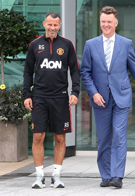Hình ảnh đầu tiên của Van Gaal tại MU