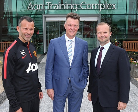 10 dấu ấn trong ngày đầu Van Gaal cầm MU - 4 Giggs và các đồng đội thuộc thế hệ vàng 92 của MU sẽ có chân trong BHL