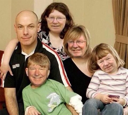 Nghỉ hưu trọng tài Webb sẽ về nhà, và nhà của ông chính là nhà của Alex Ferguson