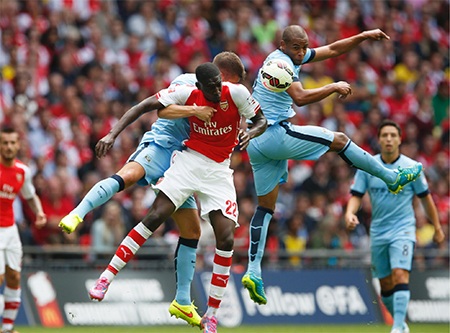 Do Giroud chưa thực sự khỏe mạnh nên Sanogo được tin tưởng trao ấn tiên phong