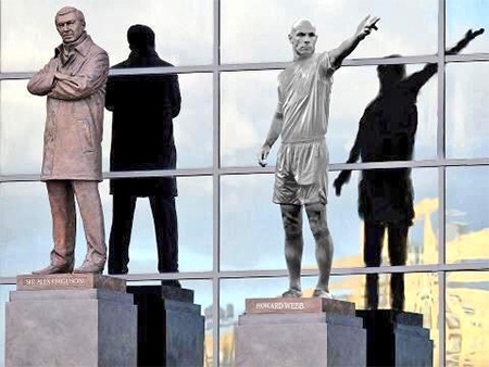 Phản ứng của Alex Ferguson trước thông tin trọng tài Webb giải nghệ