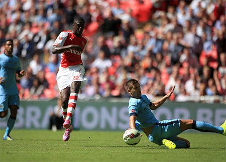 Niềm hạnh phúc của Cazorla sau bàn mở tỉ số