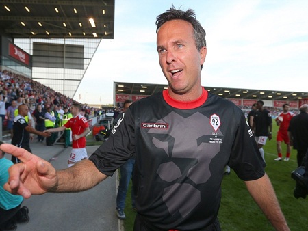 Cựu cầu thủ cricket Michael Vaughan