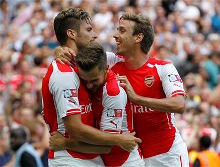 Giroud đặt dấu ấn với bàn thắng nâng tỉ số lên 3-0 ở phút 60