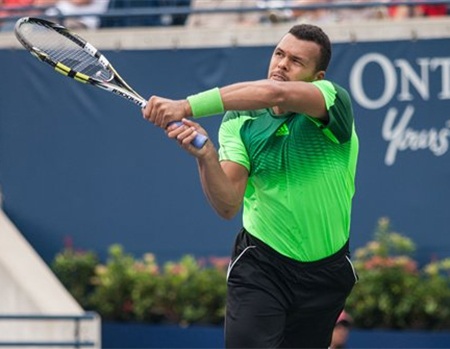 Djokovic khởi đầu khó khăn, Tsonga thua sốc - 2 Tsonga đã không còn đủ thể lực để thi đấu tại Cincinnatia