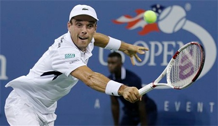 Federer vào tứ kết gặp Monfils - 2 Agut chưa đủ tầm để hạ Federer