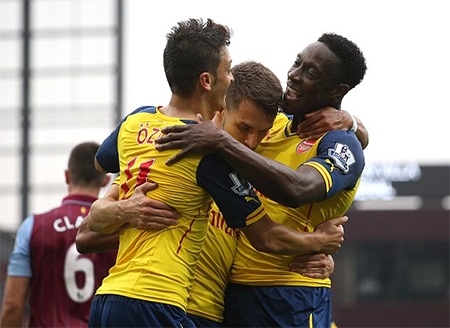 Niềm vui ghi bàn của các cầu thủ Arsenal