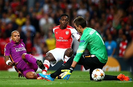 Welbeck có cú hat-trick đầu tiên trong sự nghiệp