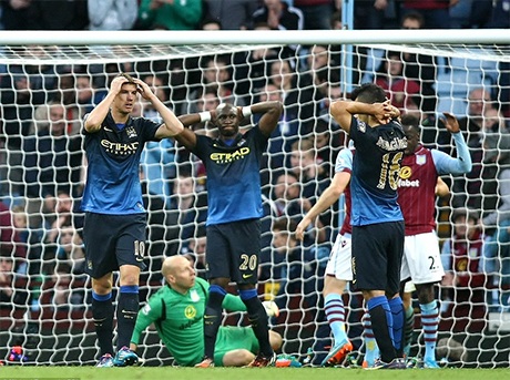 Man City thắng Aston Villa nhờ những bàn thắng muộn - 3 Sự tiếc nuối của các cầu thủ Man City sau một cơ hội bị bỏ lỡ