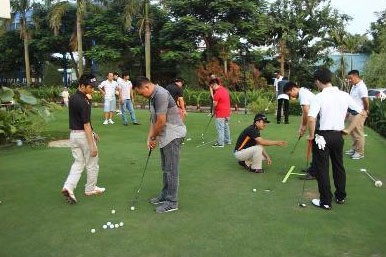 Với golf, bạn sẽ có nhiều cơ hội giao lưu, kết bạn thú vị