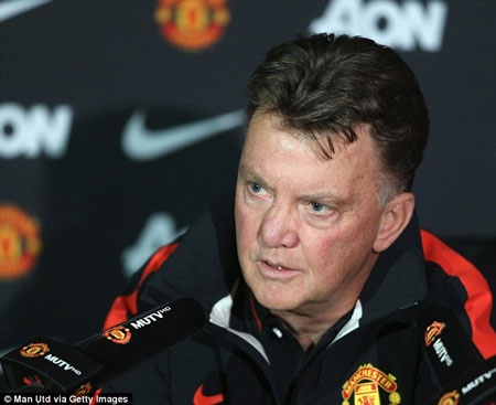 Man United chi 800 ngàn bảng/tuần để nuôi “bệnh binh” - 1 Van Gaal méo mặt vì
chấn thương của các học trò